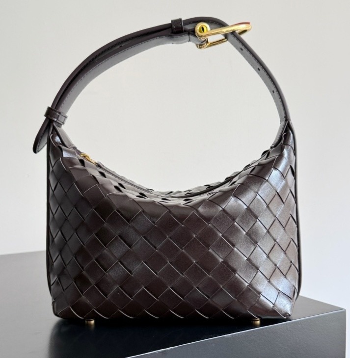 BOTTEGA VENETA Andiamo Small