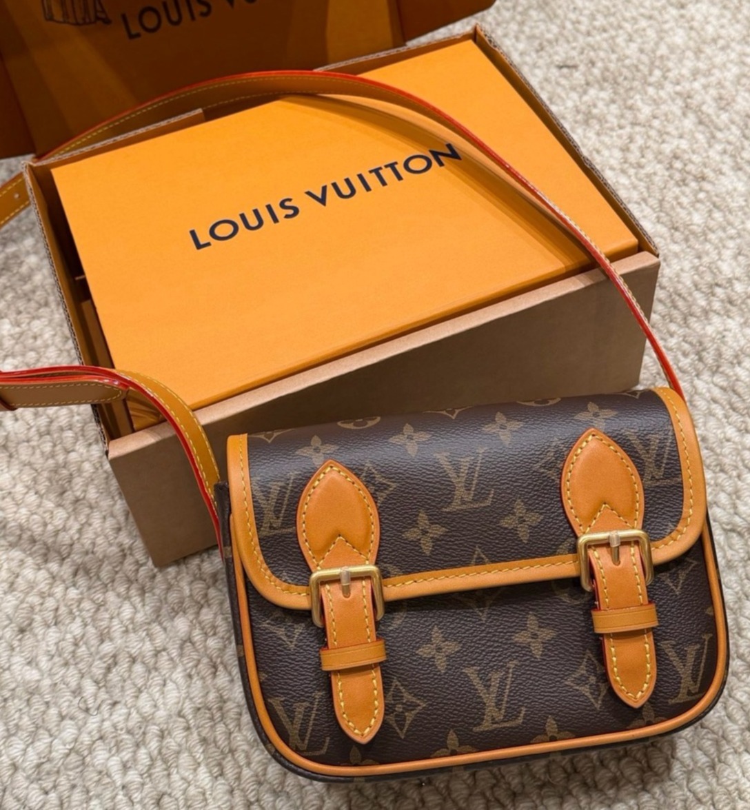 LOUIS VUITTON Capucines Mini